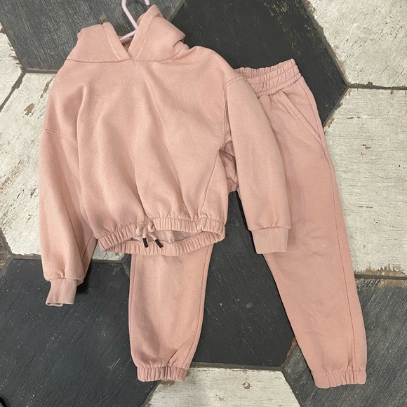 Girls Zara Sweatsuit - Picture 8 of 8